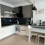 L&b Modern * Avlonya
