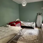 L&b Modern *